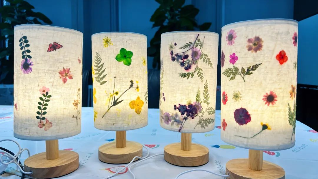 ng28南宫相信品牌力量-ng相信品牌的力量-南宫ng28注册平台入口-南宫28在线注册网站-南宫28在线登录网页版-南宫28NG国际-南宫28圈电脑版-ng28娱乐注册入口官方集团开展 花灯艺语 点亮美好 压花台灯制作活动